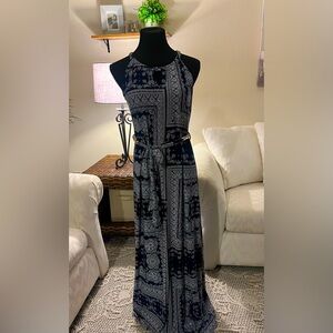 Ladies sleeveless maxi dress